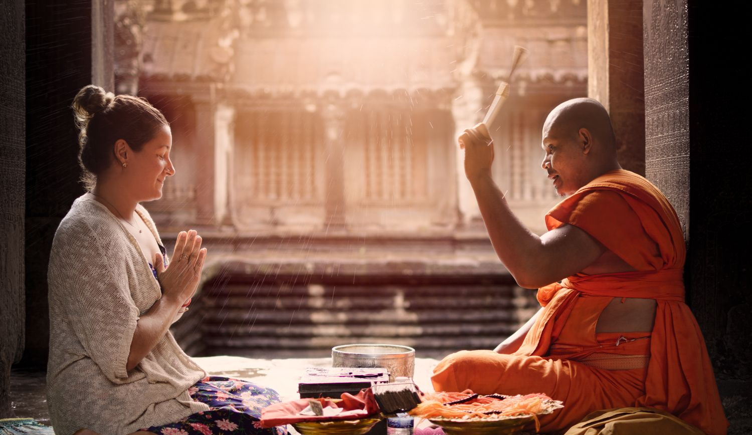 Sunrise Meditation, Floating Village & Temples Tour 